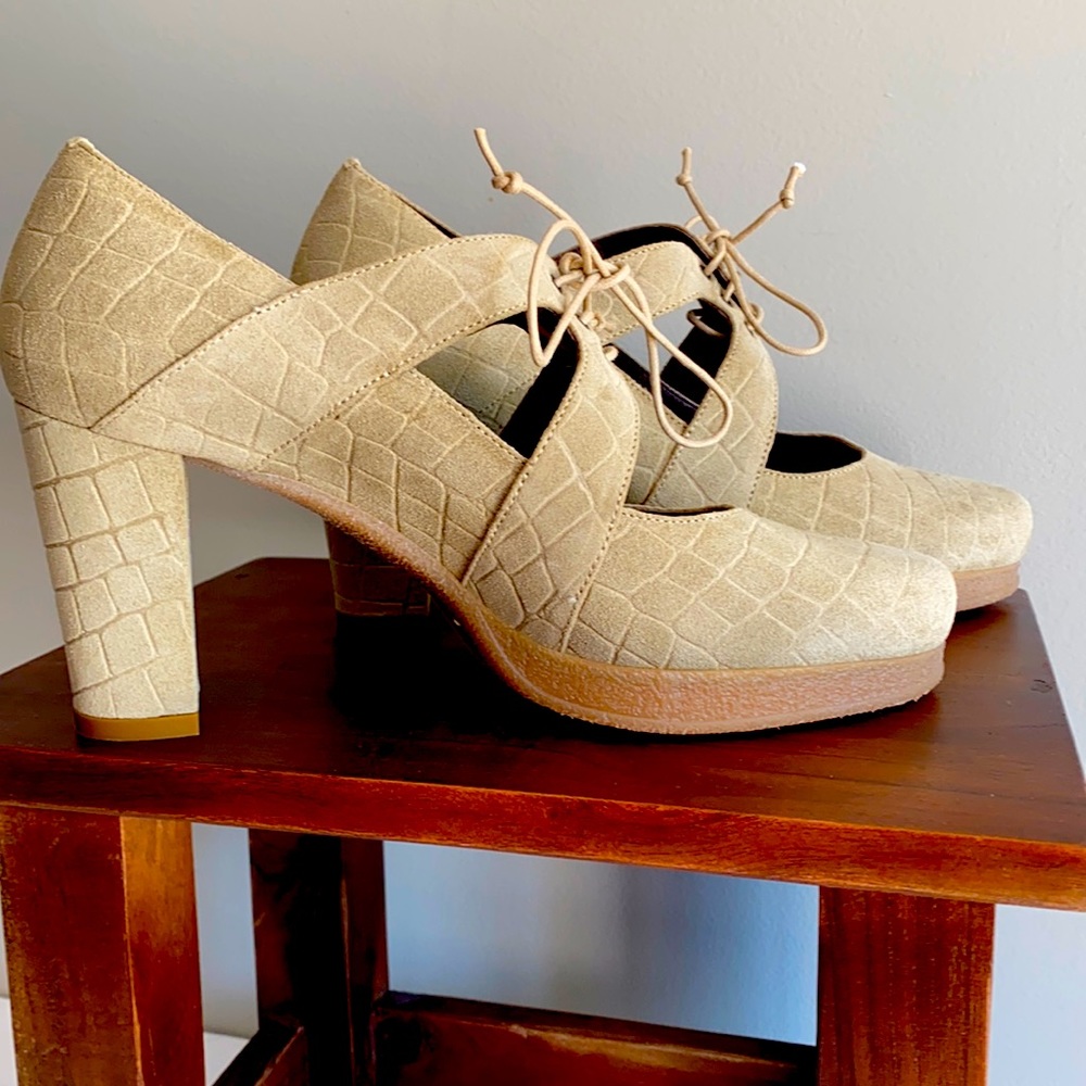 Nara Camping Shoes. Women size 10 (9.5)